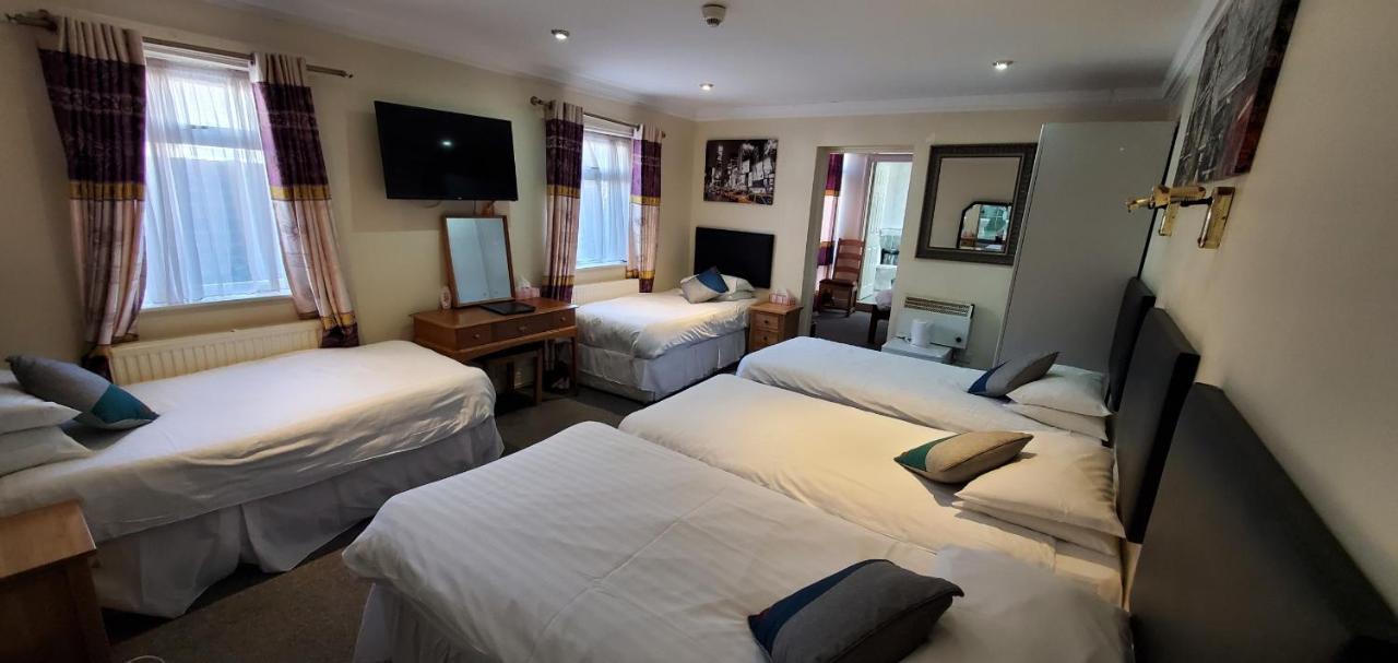 יורק Diamonds Guest House מראה חיצוני תמונה