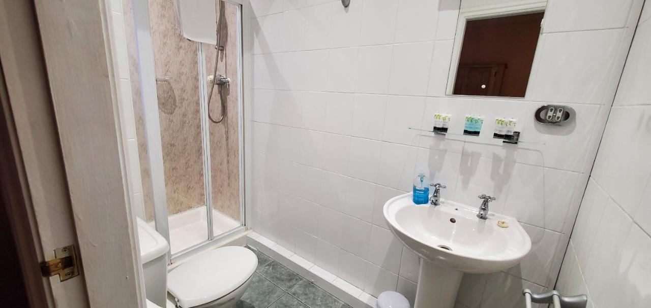 יורק Diamonds Guest House מראה חיצוני תמונה