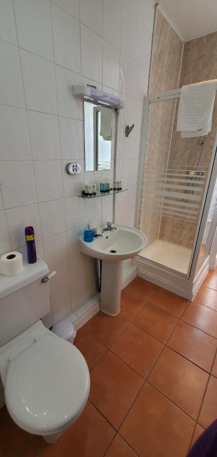 יורק Diamonds Guest House מראה חיצוני תמונה