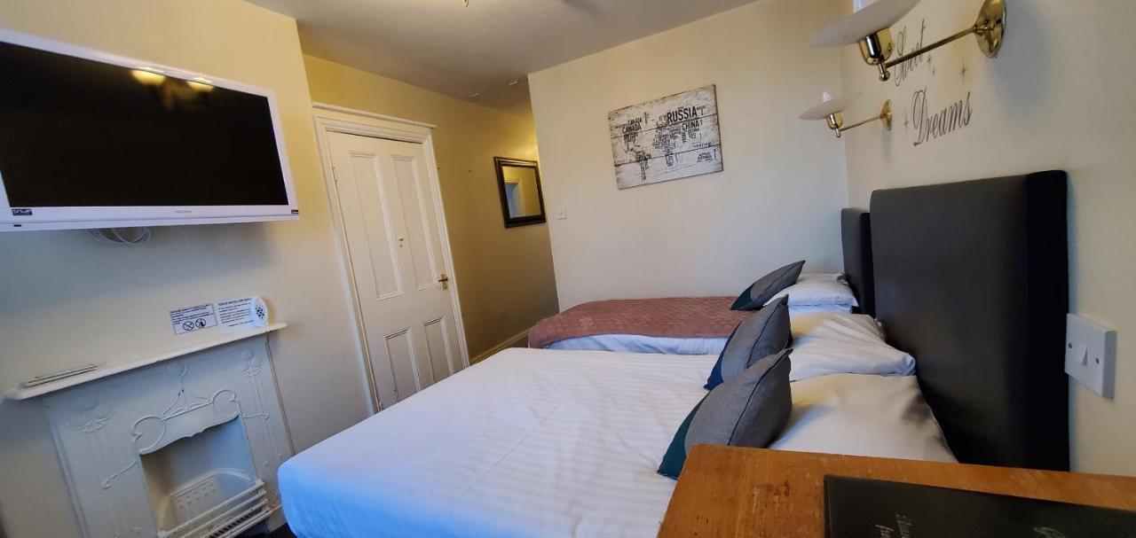 יורק Diamonds Guest House מראה חיצוני תמונה