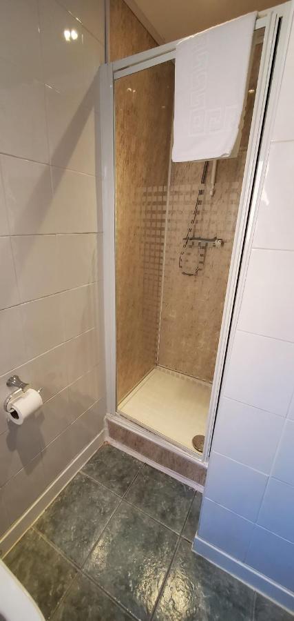 יורק Diamonds Guest House מראה חיצוני תמונה