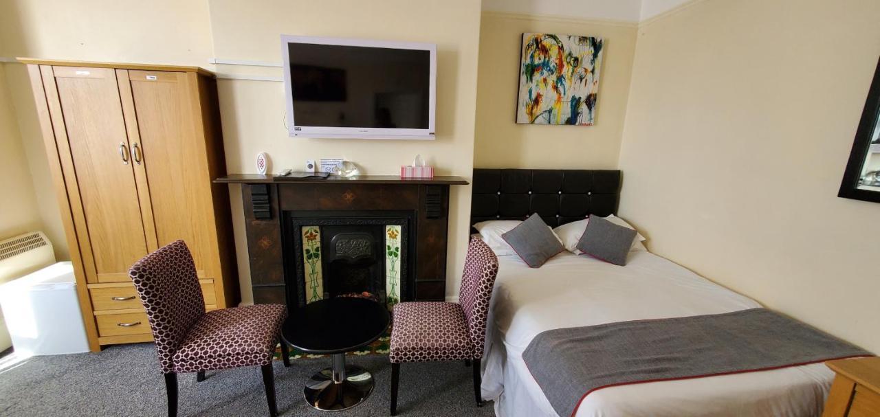 יורק Diamonds Guest House מראה חיצוני תמונה