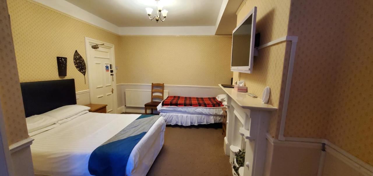יורק Diamonds Guest House מראה חיצוני תמונה
