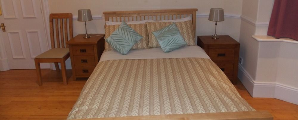 יורק Diamonds Guest House מראה חיצוני תמונה