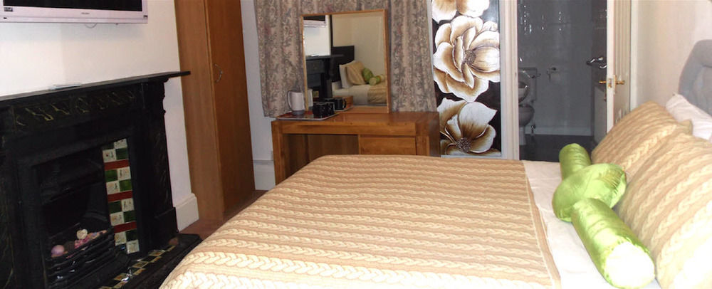 יורק Diamonds Guest House מראה חיצוני תמונה
